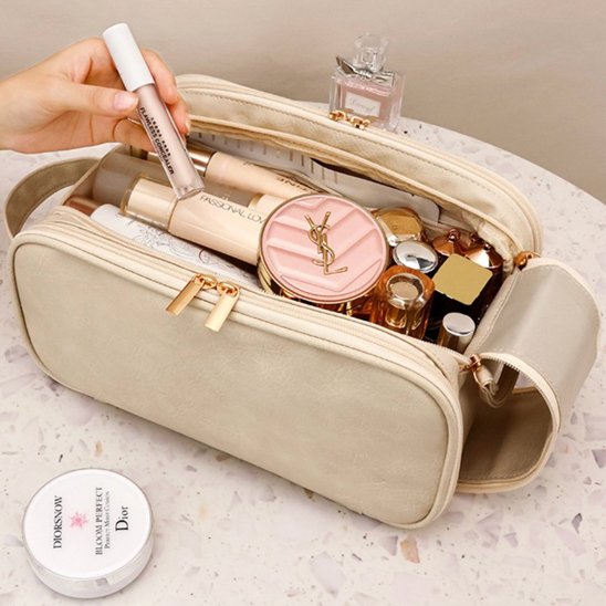 Trousse de maquillage beige femme range un produit