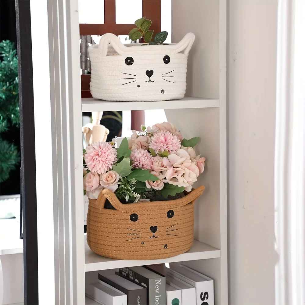 panier de rangement chat sur etagere