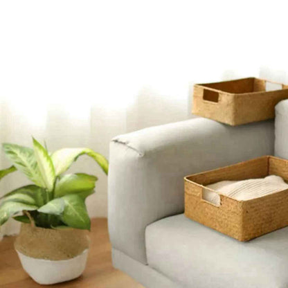 panier de rangement osier sur canape