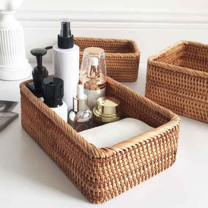 panier en osier avec produits