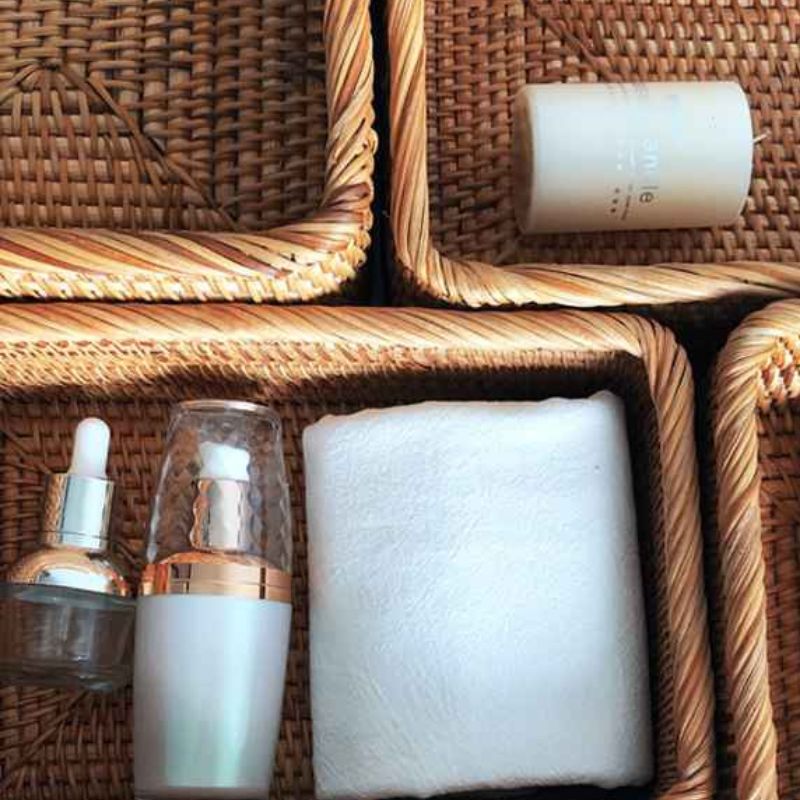 panier en osier salle de bain accumulation