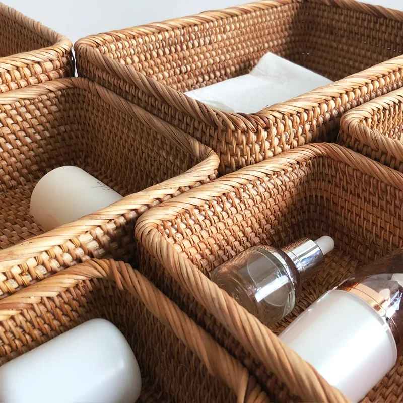 panier en osier salle de bain cote a cote