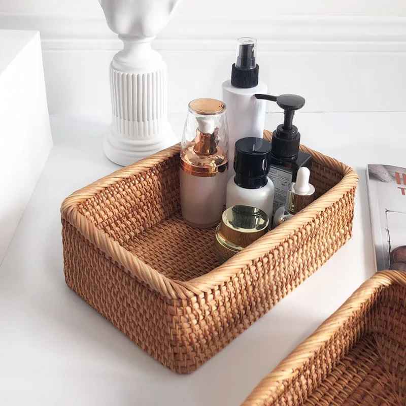 panier en osier salle de bain petit avec produits