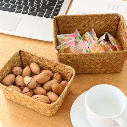 Paniers osier rangement avec noix et gateaux