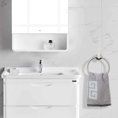 porte serviette anneau acier chrome dans salle de bain