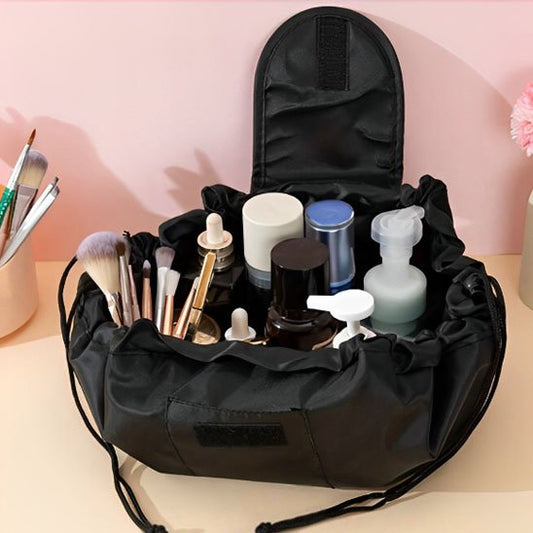 trousse à maquillage bourse noire avec produits