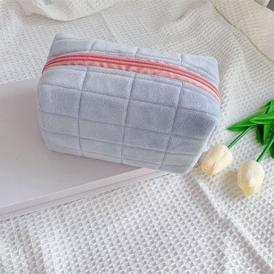 Trousse à maquillage velours bleu
