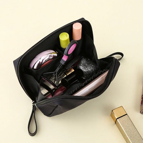 Trousse de maquillage pochette noire