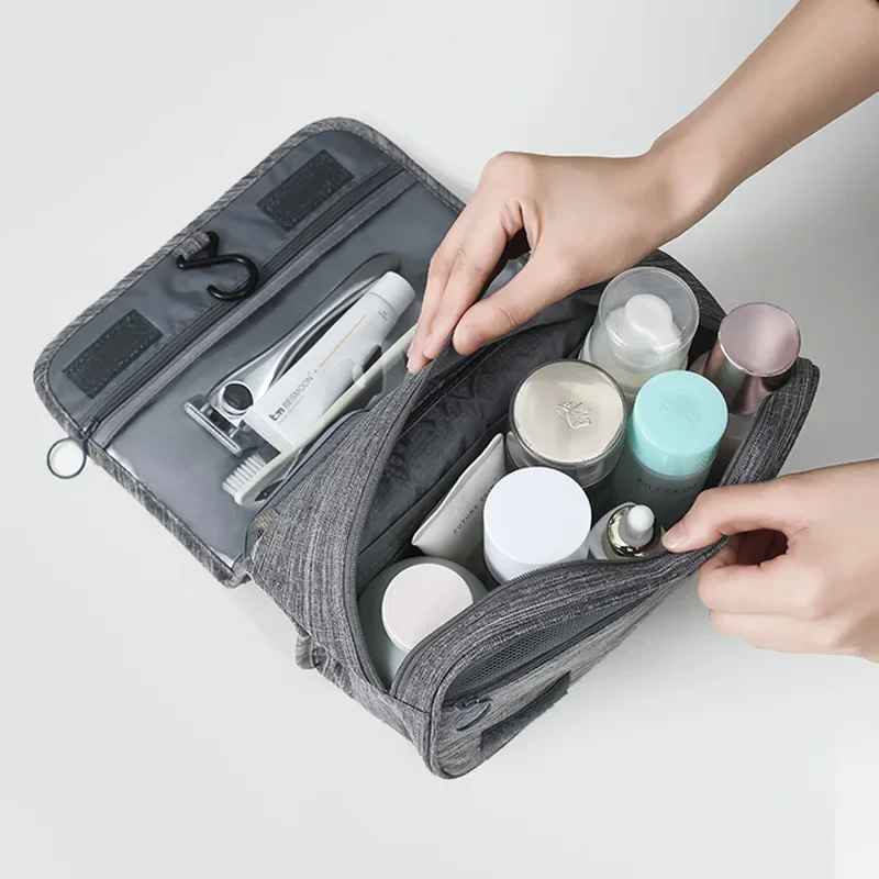 trousse de toilette homme voyage pratique grise vue de dessus