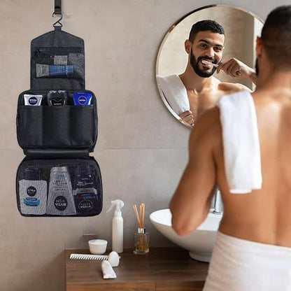 trousse de toilette suspendue salle de bain homme se rase