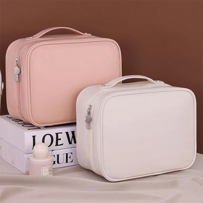 Trousse maquillage blanc casse et rose fermees
